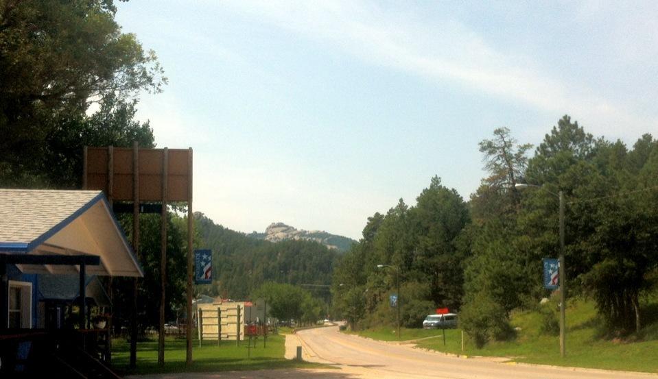 The Brookside Motel / Mt. Rushmore Keystone Exterior photo